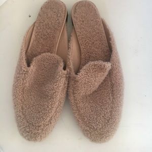 Shearling slides